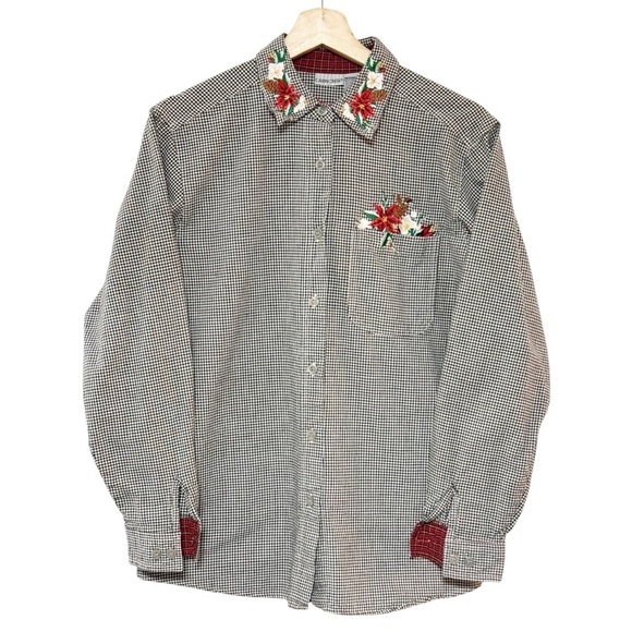 Vintage Cabin Creek Check‎ Holiday Embroidered Floral Pinecones Button Up Top - Picture 1 of 9